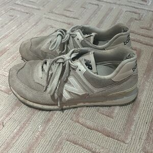 New Balance 574 Grey and Yellow Size: 8 Mediocre Condition